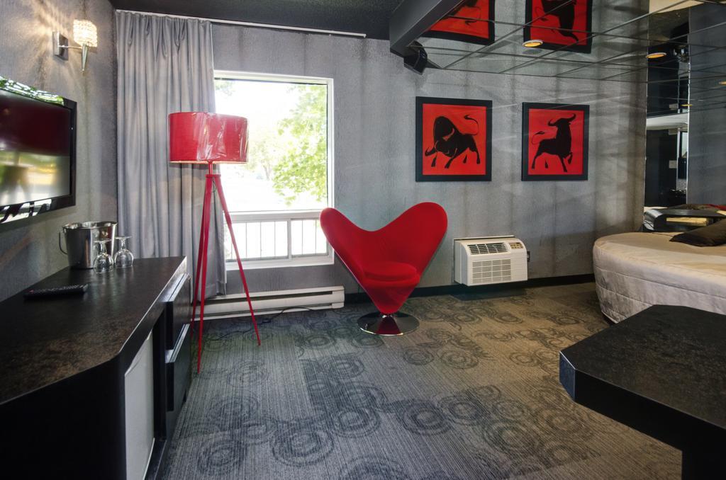 Motel Labarre Лонгёй Экстерьер фото
