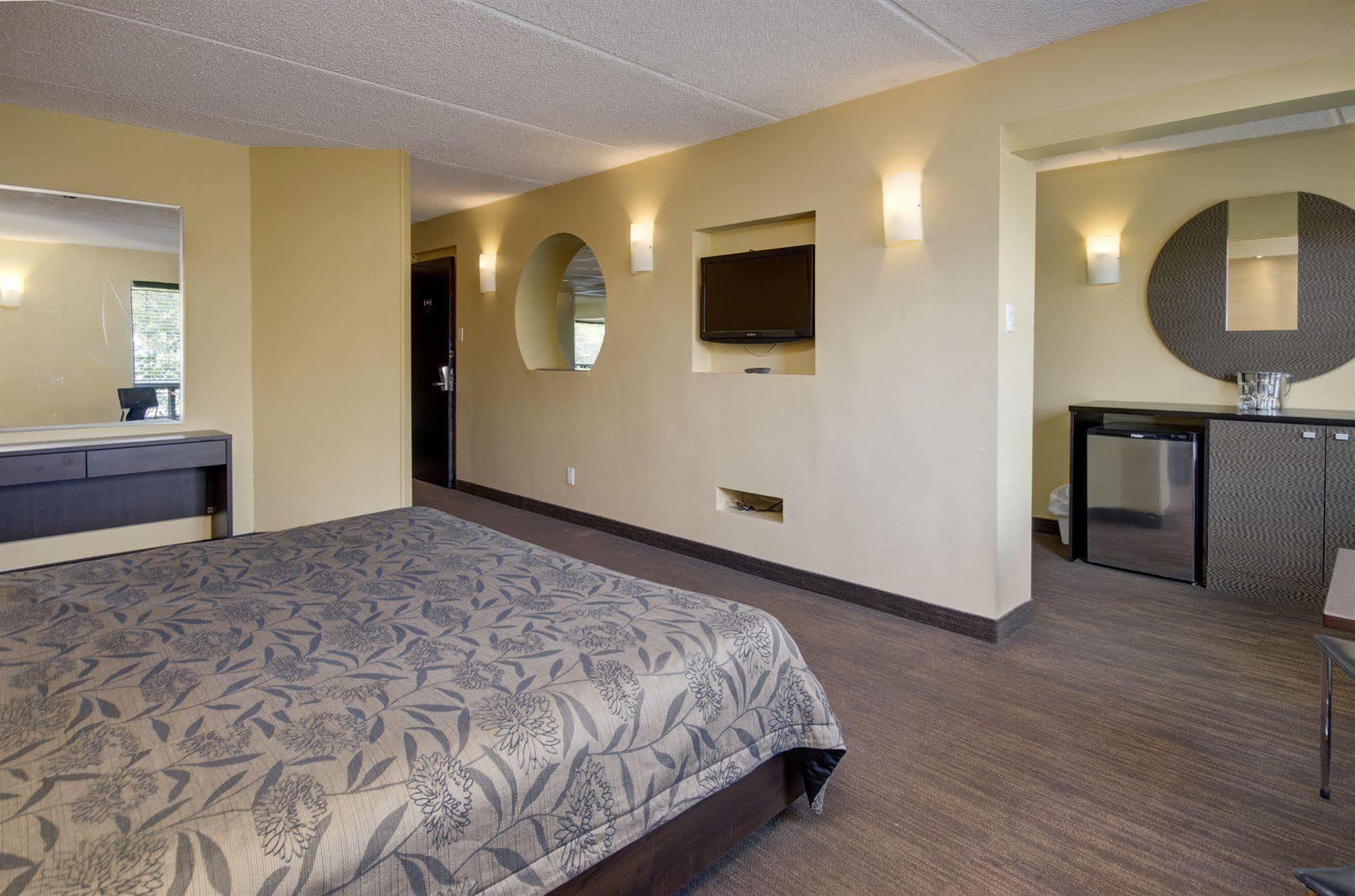 Motel Labarre Лонгёй Экстерьер фото
