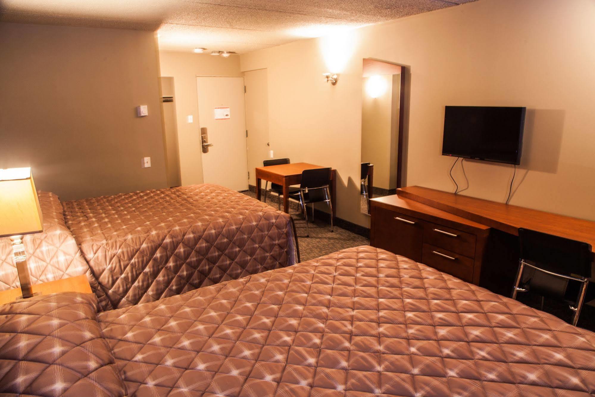Motel Labarre Лонгёй Экстерьер фото