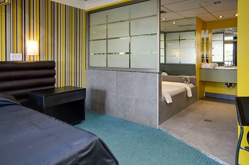 Motel Labarre Лонгёй Экстерьер фото